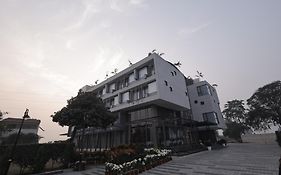 Moolchand Resort
